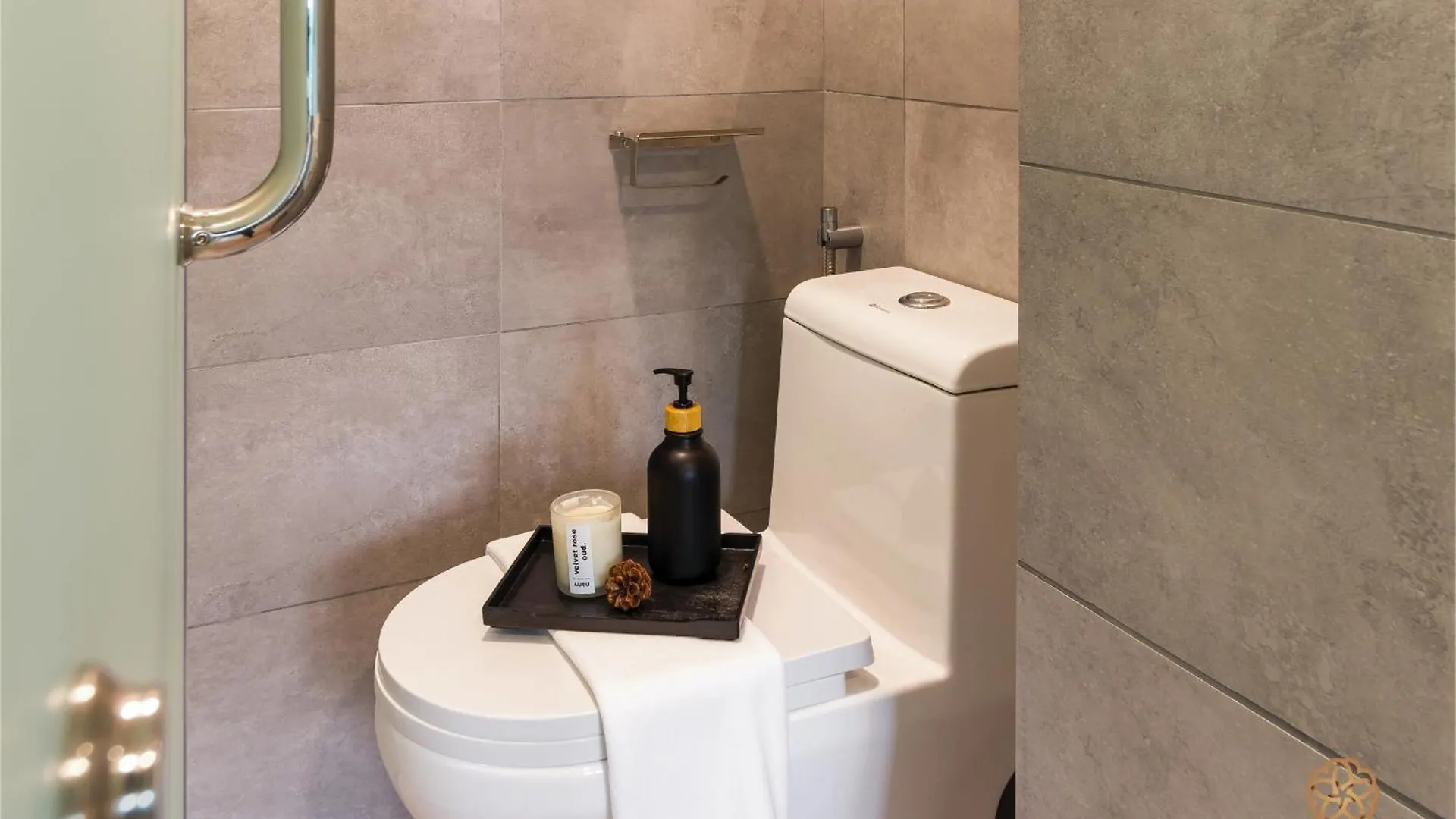 Riveria Premium Kuala Lumpur, Roam Malaysia