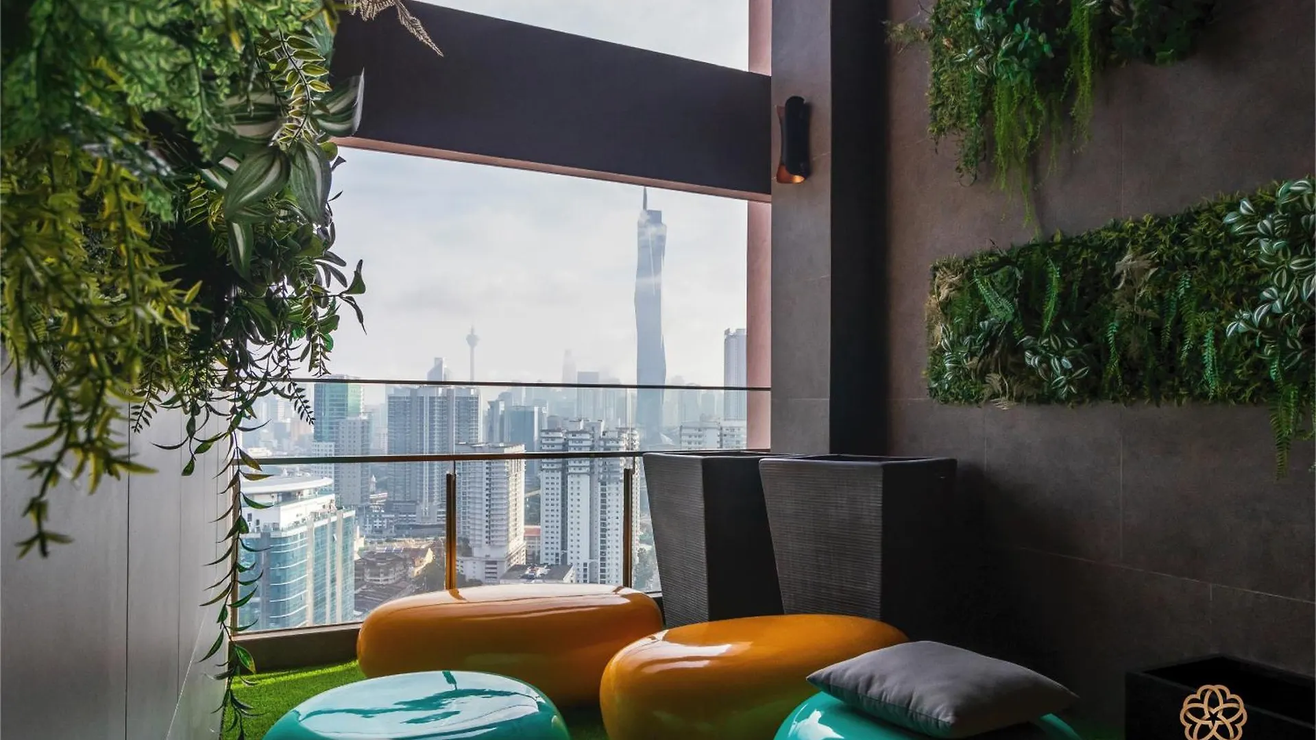 Riveria Premium Kuala Lumpur, Roam