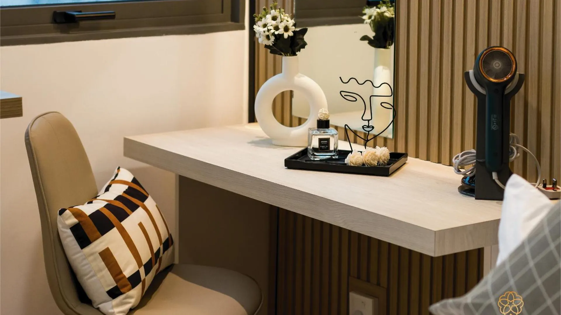 Riveria Premium Kuala Lumpur, Roam